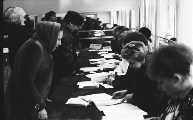 20 января 1991 года крымчане массово шли на участки для голосования.