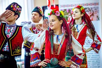 Молдавский танец (театр &laquo;Мозаика&raquo;)