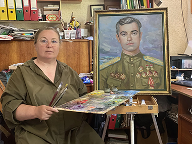 Художник В. Чеканова &mdash; автор портрета &laquo;Амет-Хан Султан. Рождённый летать&raquo;.