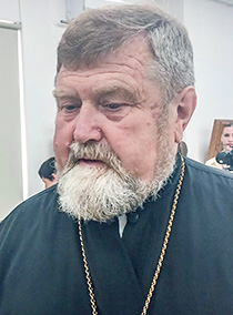 Отец Сергий.