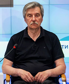 Аркадий Писарев.